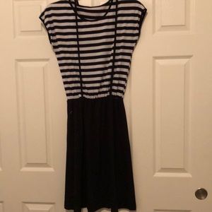 Mini dress black white
